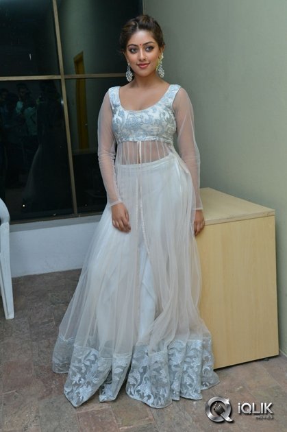 Anu-Emmanuel-at-Kittu-Unnaadu-Jagratha-Movie-Gummadikaya-Function